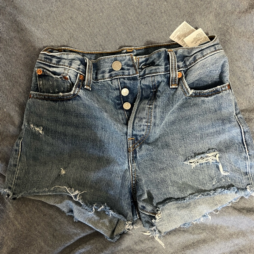 Levi’s wedgie shorts